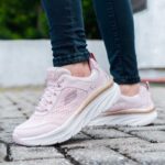 ⁦Skechers Womens' Relaxed Fit: D'lux Walker - One Drive Shoes-حذاء سكيتشرز ريلاكس فيت: ديلكس ووكير - ون درايف للنساء⁩ - الصورة ⁦5⁩
