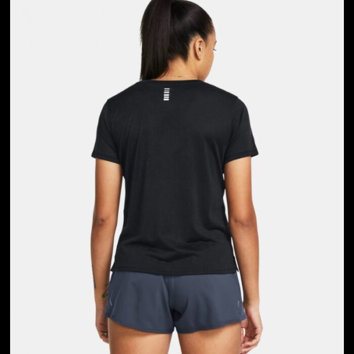 ⁦Under Armour Women's Launch Splatter Short Sleeve T-Shirt - Black⁩ - الصورة ⁦2⁩