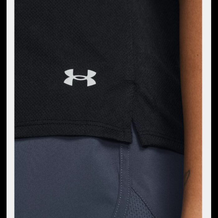 ⁦Under Armour Women's Launch Splatter Short Sleeve T-Shirt - Black⁩ - الصورة ⁦3⁩