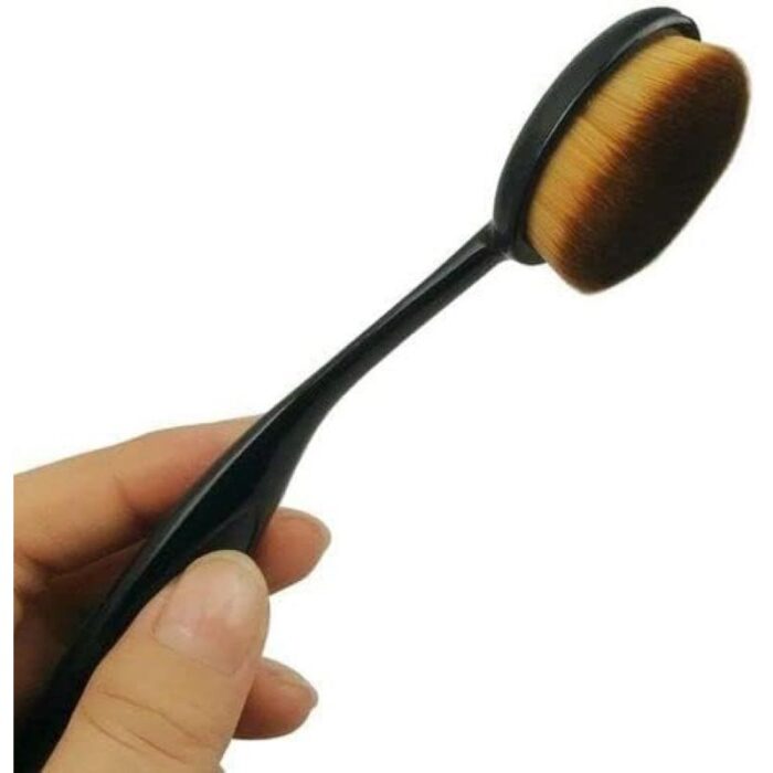 ⁦فرشاة مكياج برأس بيضاوية لوضع كريم الاساس والكونتور⁩ - الصورة ⁦2⁩