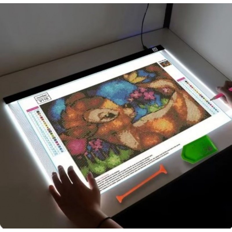 ⁦لوحة نسخ الرسم مع إضاءة LED -آمنة تماما على العين - مع 3 مستويات إضاءة- تعمل بمنفذ USB - خفيفة الوزن ورقيقة - مقاس A4⁩ - الصورة ⁦1⁩