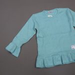 ⁦فستان قطن ربيعي للأطفال لون فستقي⁩ - الصورة ⁦3⁩