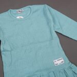 ⁦فستان قطن ربيعي للأطفال لون فستقي⁩ - الصورة ⁦4⁩