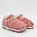 حذاء شتوي للأطفال لون زهري