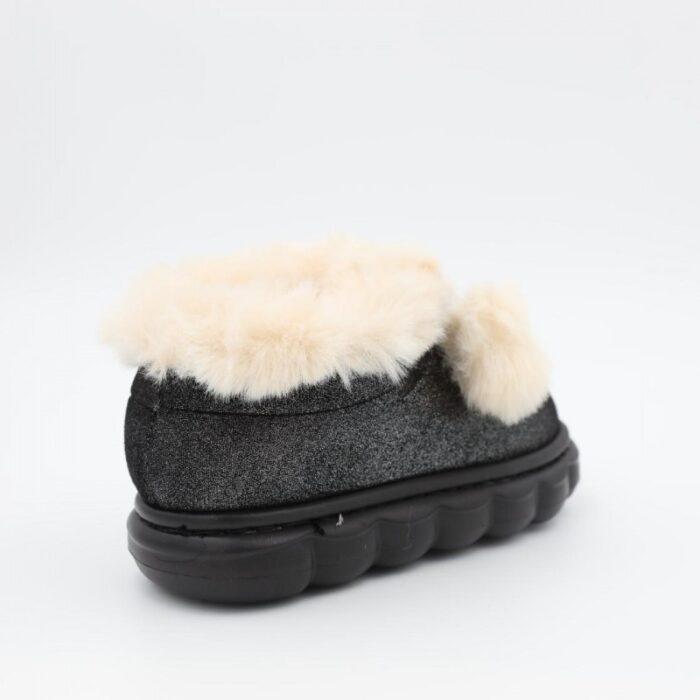 103375976_67dc9fdc6f157 حذاء شتوي للأطفال لون أسود بلمعة - الصورة 1