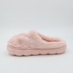 ⁦حفاية شتوية لون زهري بتصميم قلب مع قشاط بلمعة⁩ - الصورة ⁦5⁩