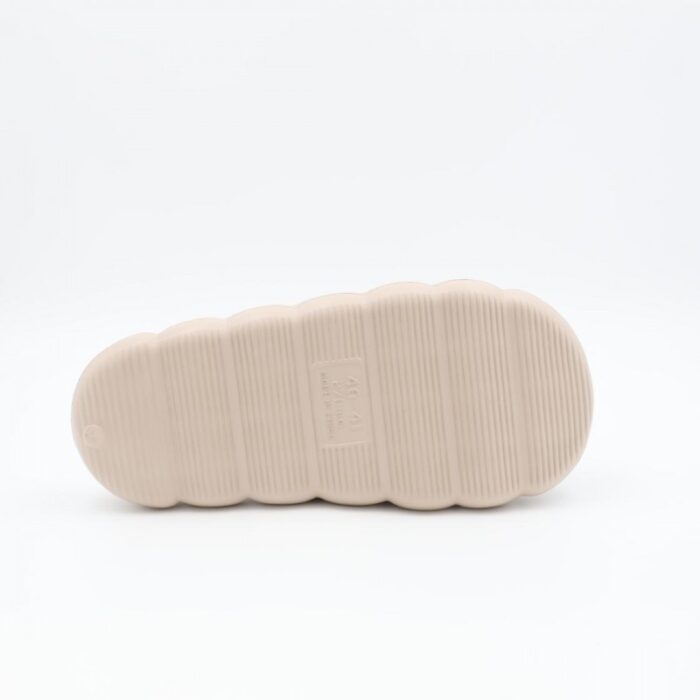 ⁦حفاية شتوية للنساء لون أسود وبيج⁩ - الصورة ⁦2⁩