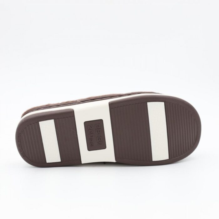 103376045_67dca0991f4d6 حفاية شتوية للنساء لون بني - الصورة 1