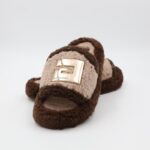 ⁦حفاية شتوية للنساء لون بيج و الأطراف بنية مفتوحة من الأمام⁩ - الصورة ⁦3⁩