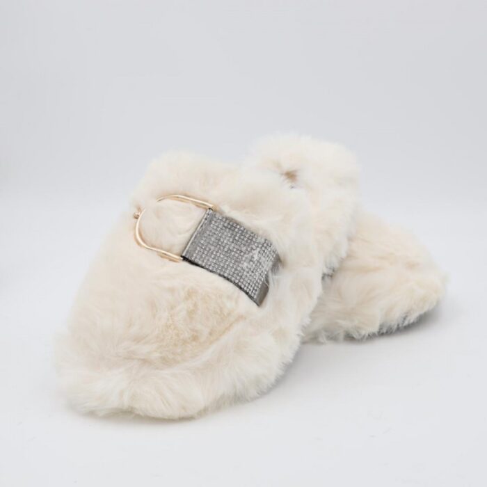 103376091_67dca0ee2853a حفاية شتوية للنساء لون أبيض مع أحجار زركون - الصورة 1