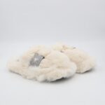 ⁦حفاية شتوية للنساء لون أبيض مع أحجار زركون⁩ - الصورة ⁦2⁩