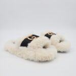 حفاية شتوية للنساء لون أبيض