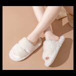 حفاية شتوية للنساء لون أبيض