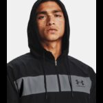 ⁦جاكيت أندر آرمر سبورت ستايل ويندبريكر ضد الماء للرجال لون أسود- Under Armour Men's Sportstyle Windbreaker Jacket⁩ - الصورة ⁦6⁩
