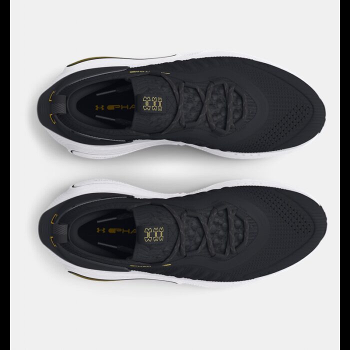 ⁦Under Under Men's UA Phantom 4 Shoes- حذاء اندر ارمور فانتوم 4 للرجال لون أسود ونعل أبيض⁩ - الصورة ⁦3⁩