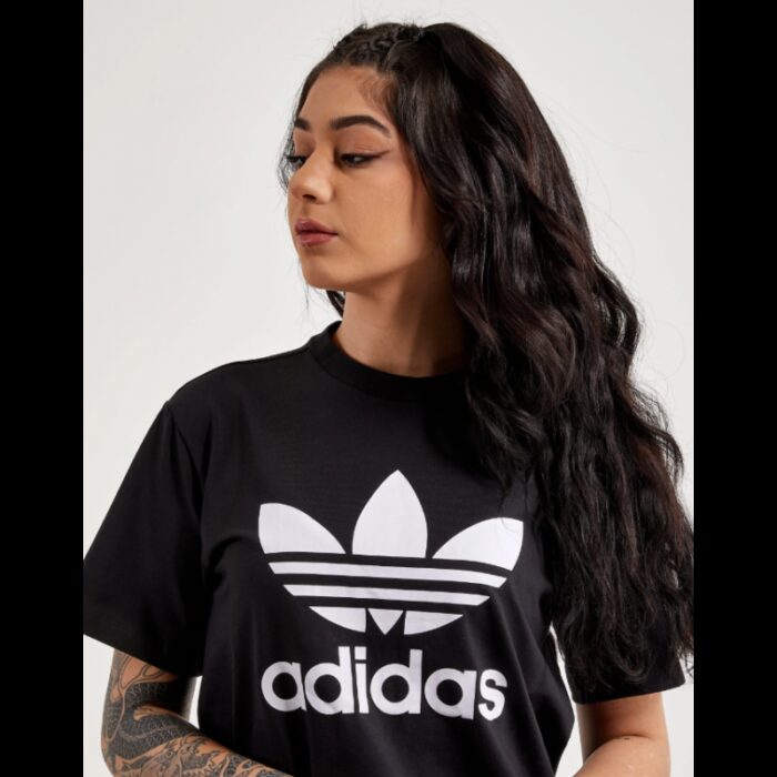 ⁦adidas Women's Adicolor Classics Trefoil Tee - Black⁩ - الصورة ⁦7⁩