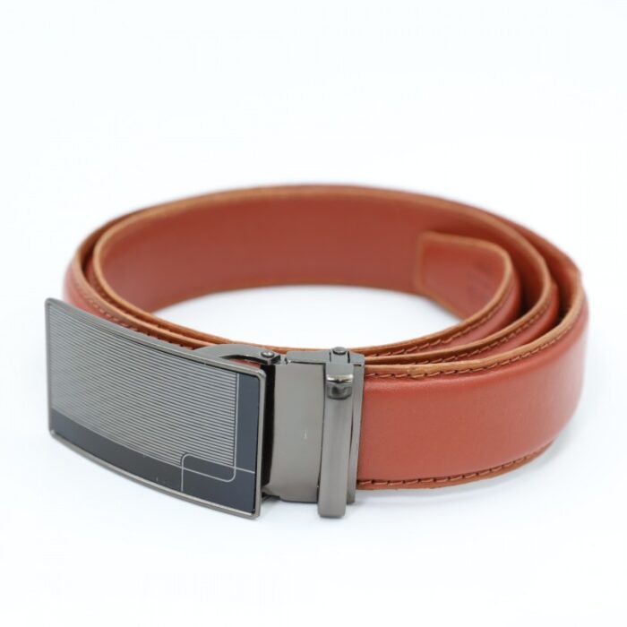 ⁦سير جلد طبيعي رسمي بتصميم ابزيم للرجال لون عسلي⁩ - الصورة ⁦3⁩