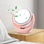 ⁦مراة مضيئة مع مروحة متعددة الاستخدمات للمكياج تعمال بشحن والبطاريات لون زهري⁩ - الصورة ⁦5⁩