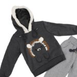 ⁦بجامة شتوية للأطفال لون سكني غامق قطعتين⁩ - الصورة ⁦4⁩