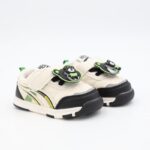 حذاء برباط للأطفال بتصميم دبدوب لون أسود وأبيض