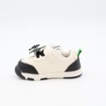 ⁦حذاء برباط للأطفال بتصميم دبدوب لون أسود وأبيض⁩ - الصورة ⁦4⁩