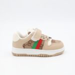 ⁦حذاء برباط ولاصق للأطفال لون بيج ونعل أبيض⁩ - الصورة ⁦3⁩