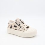 ⁦حذاء برباط ولاصق للأطفال لون بيج وأسود و أبيض⁩ - الصورة ⁦2⁩