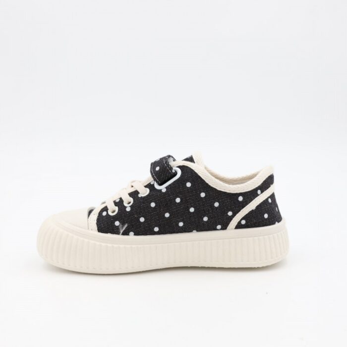 ⁦حذاء برباط ولاصق للأطفال لون أسود و أبيض⁩ - الصورة ⁦4⁩