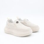 حذاء للأطفال والنساء لون اوف وايت