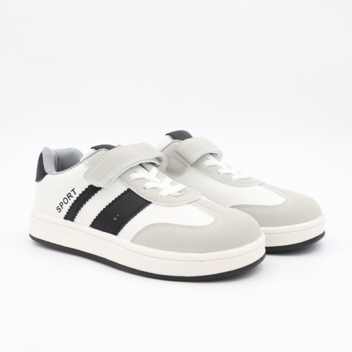 ⁦حذاء للأطفال لون أبيض ورمادي ونعل أبيض⁩ - الصورة ⁦4⁩