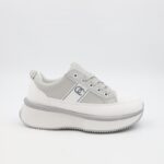 ⁦حذاء رياضي للنساء لون رمادي و أبيض⁩ - الصورة ⁦3⁩