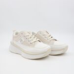 حذاء رياضي للجنسين لون بيج و أبيض