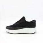⁦حذاء رياضي للنساء لون أسود و أبيض⁩ - الصورة ⁦4⁩