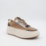 ⁦حذاء رياضي للنساء لون بني و أبيض⁩ - الصورة ⁦2⁩