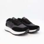 حذاء رياضي للجنسين لون أسود