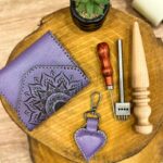 محفظة صناعه يدويه جلد طبيعي للنساء لون نهدي مقاس 11*10