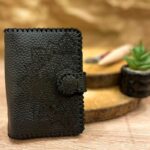 محفظة صناعه يدويه جلد طبيعي للنساء لون اسود مقاس 11*14