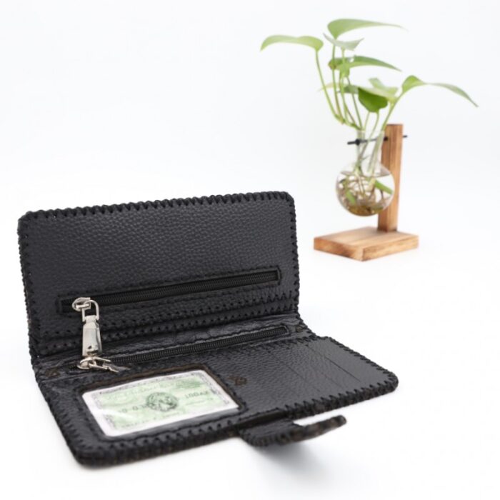 ⁦محفظة صناعه يدويه جلد طبيعي للنساء لون اسود مقاس 20*11⁩ - الصورة ⁦3⁩