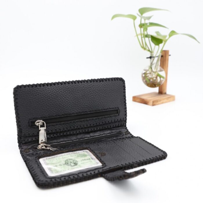 ⁦محفظة صناعه يدويه جلد طبيعي للنساء لون اسود مقاس 20*11⁩ - الصورة ⁦4⁩