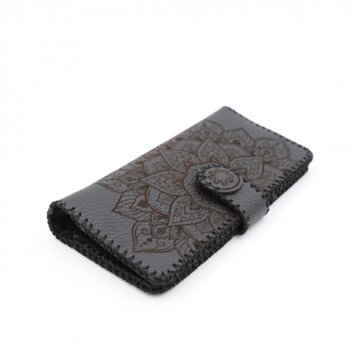 ⁦محفظة صناعه يدويه جلد طبيعي للنساء لون اسود مقاس 20*11⁩ - الصورة ⁦7⁩