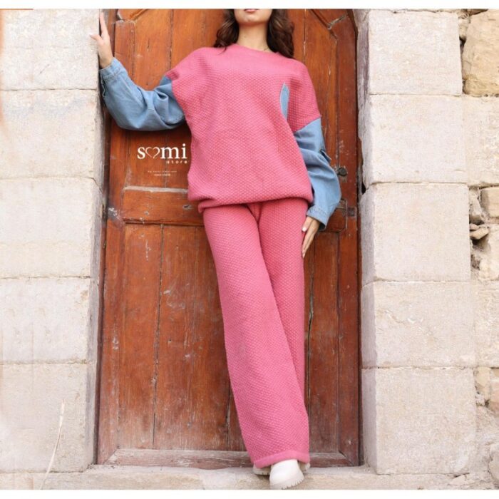 103376594_67dca50fde532 طقم صوف للنساء لون فوشي - الصورة 1