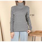 بلوزة صوف بأكمام طويلة للنساء لون أسود وأبيض