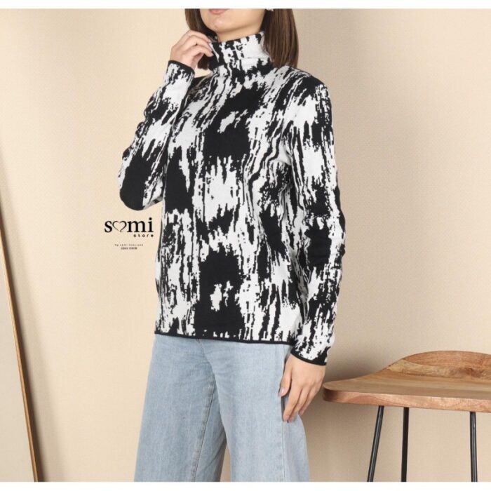 ⁦بلوزة صوف بأكمام طويلة للنساء لون أسود⁩ - الصورة ⁦2⁩