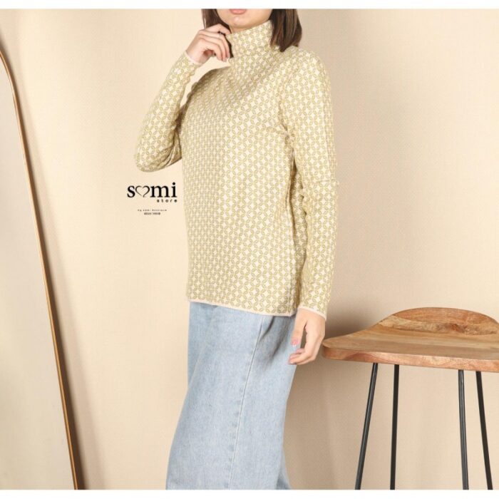 ⁦بلوزة صوف بأكمام طويلة للنساء لون بيج⁩ - الصورة ⁦3⁩