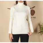 بلوزة صوف بأكمام طويلة للنساء لون أبيض