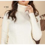 ⁦بلوزة صوف بأكمام طويلة للنساء لون أبيض⁩ - الصورة ⁦2⁩