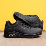 ⁦Skechers Women's Uno - Stand On Air Wide Fit Shoes -حذاء سكيتشرز أونو ستاند اون اير وايد فيت للنساء لون أسود⁩ - الصورة ⁦7⁩