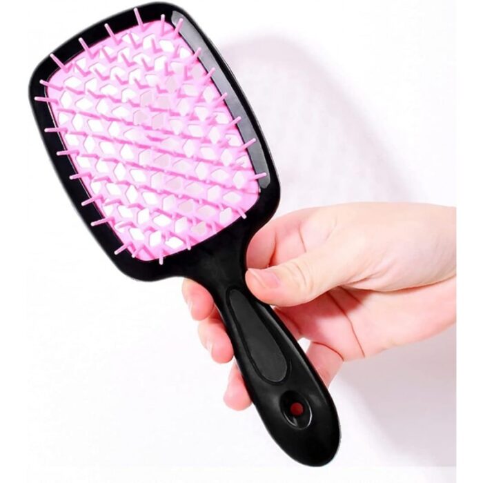 ⁦فرشاة شعر سيليكون مربعة لون أسود و زهري⁩ - الصورة ⁦3⁩