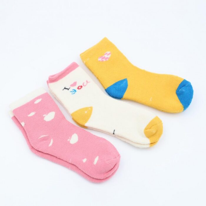 ⁦جوارب شتوية طويلة للأطفال (3 أزواج) بألوان متعددة⁩ - الصورة ⁦3⁩