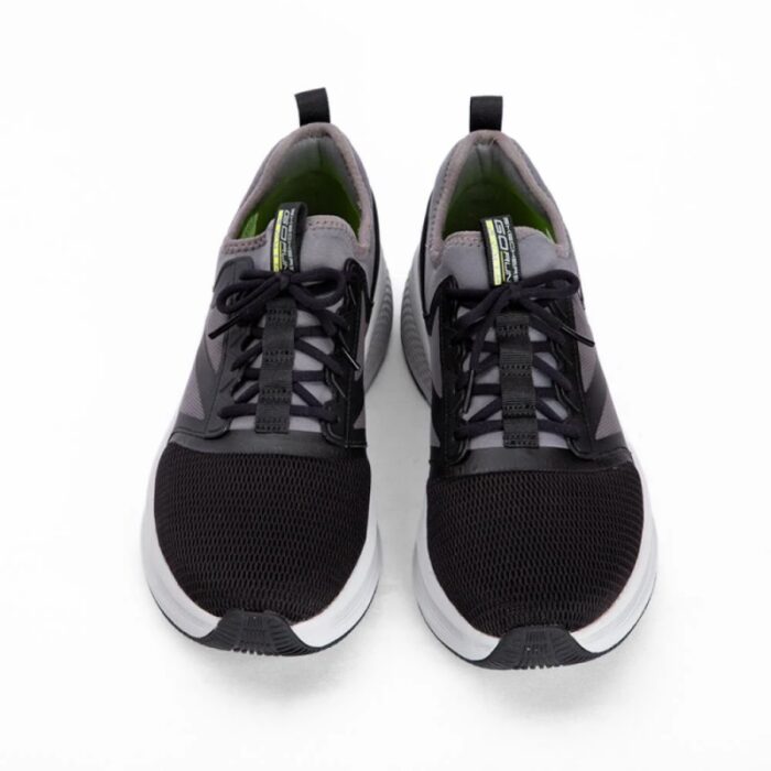 ⁦Skechers Men's GOrun Elevate 2.0 - Jetsweep Shoes - حذاء سكيتشرز جو رن ايليفيت 2.0- جت سويب للرجال لون أسود ورمادي⁩ - الصورة ⁦7⁩